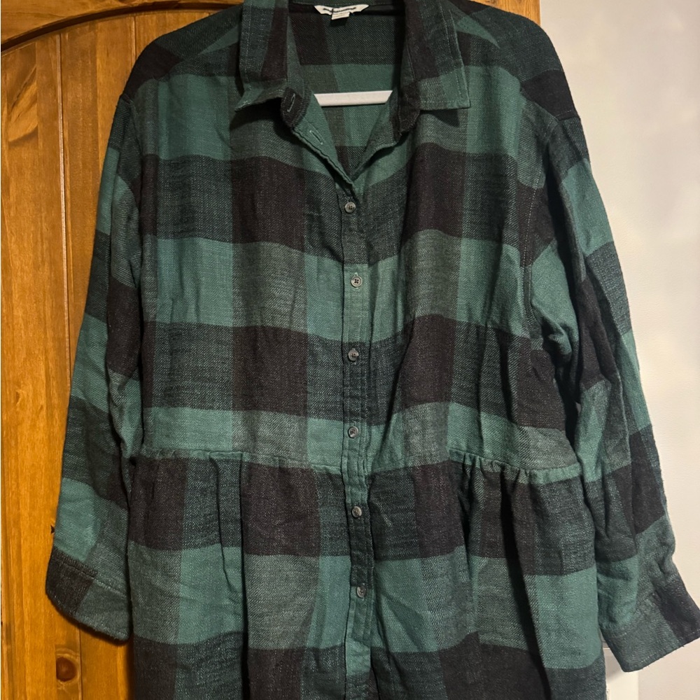 American Eagle Green and Black Plaid Button-Up Peplum Shirt